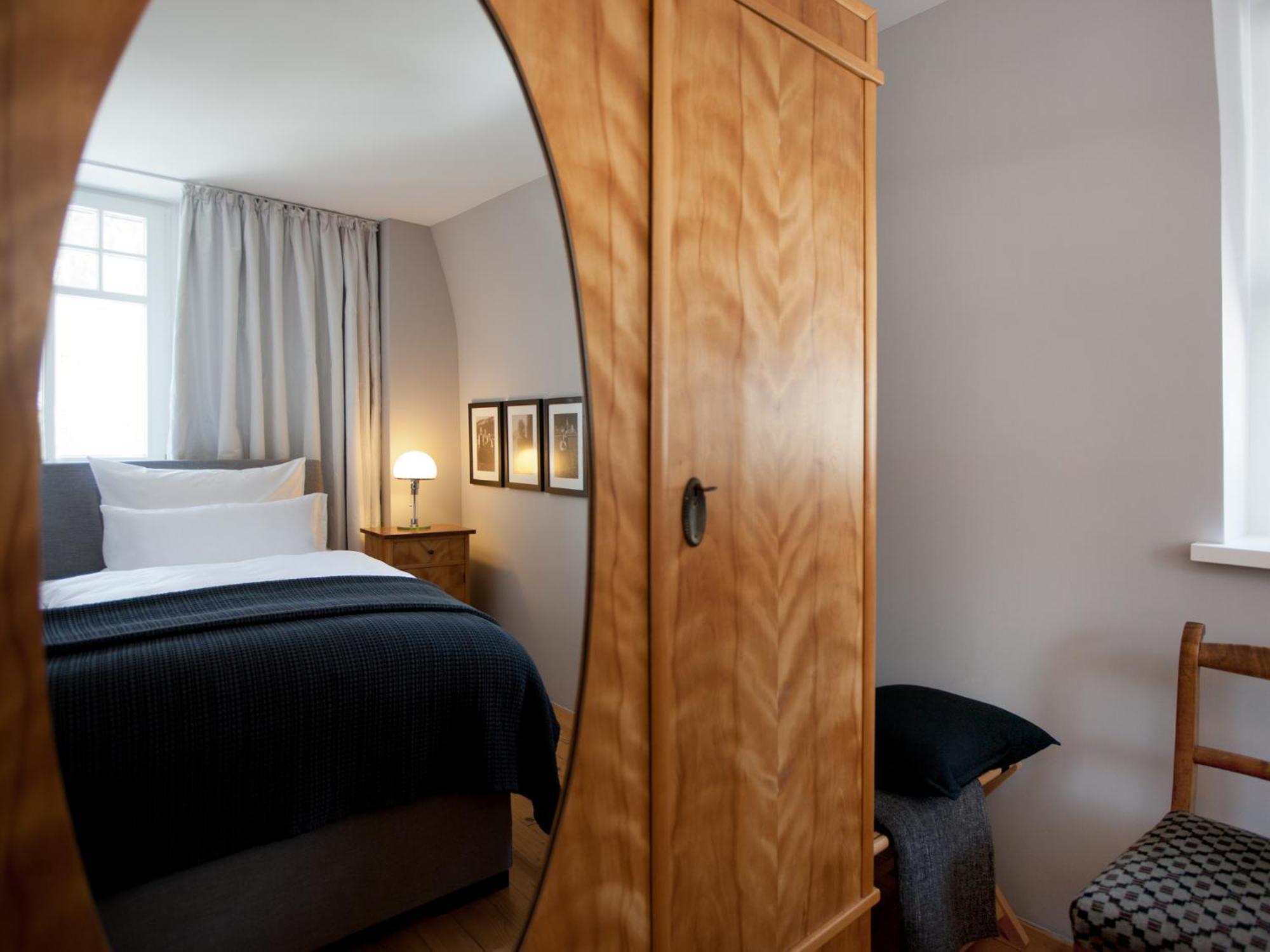 Boutique Apartments Бецау Стая снимка