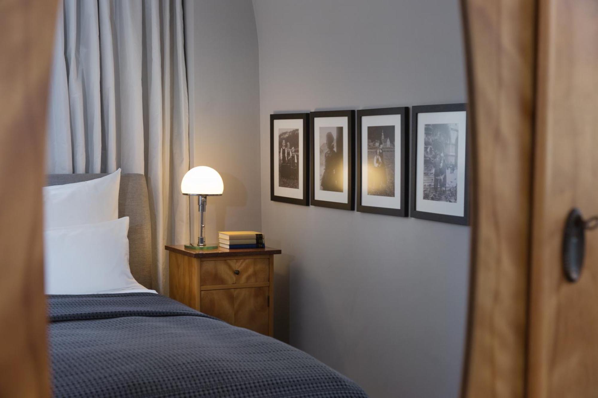 Boutique Apartments Бецау Стая снимка