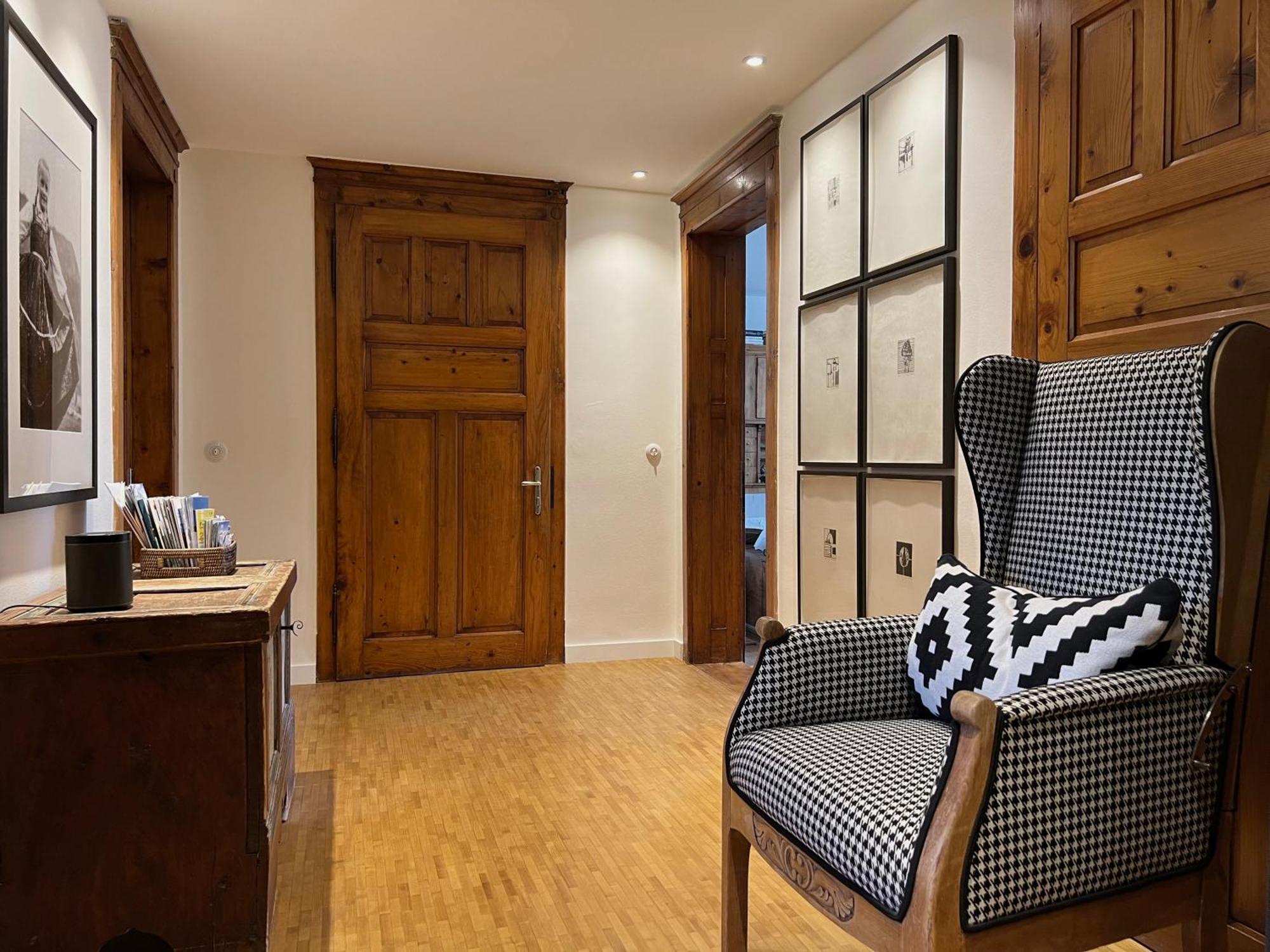 Boutique Apartments Бецау Стая снимка