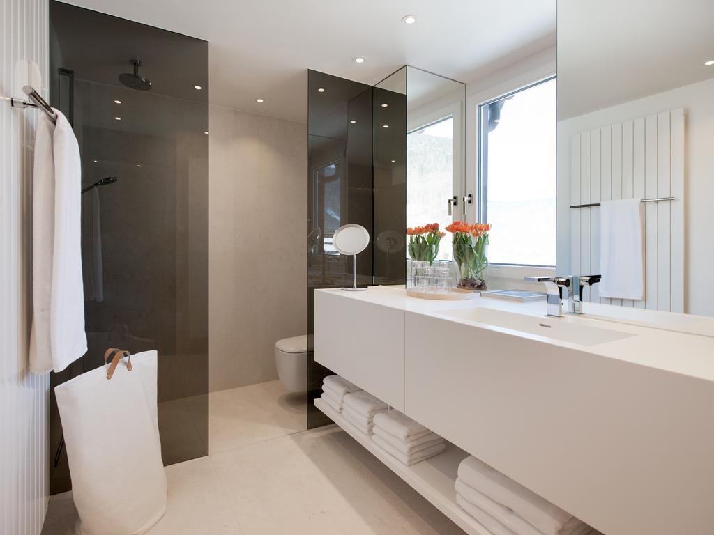 Boutique Apartments Бецау Стая снимка